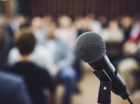 Close Up Microphone Pour Discours Lors Evenement Officiel