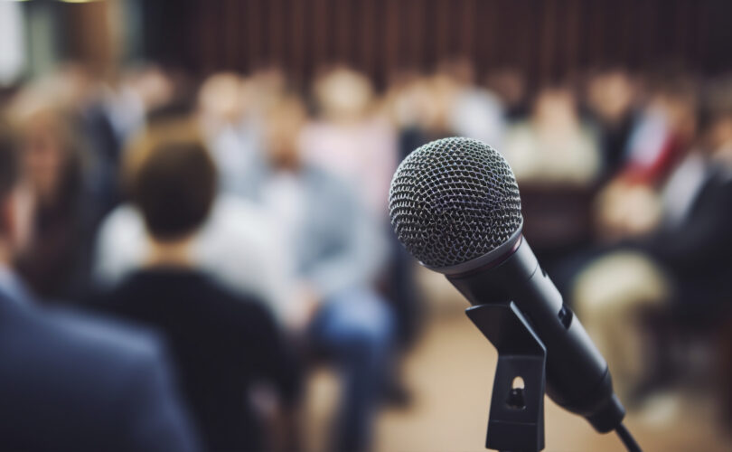 Close Up Microphone Pour Discours Lors Evenement Officiel